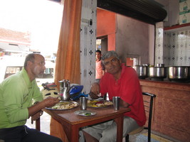 i8700w_restaurant-bhikiyasain