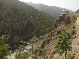 i8718w_temple-on-cliff-overlooking-ramganga