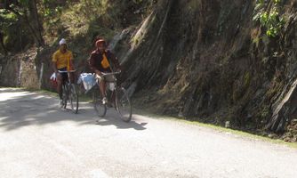 i9329w_sikhs-on-bicycles-from-hemkund